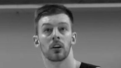 Srpski košarkaš preminuo je od moždanog udara: Ono što su sada uradili navijači rasplakalo je mnoge (FOTO)