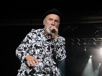 IZ TAME DO BESMRTNOSTI: Kako je Dino Merlin iz ličnog sloma stvorio pesme koje traju!