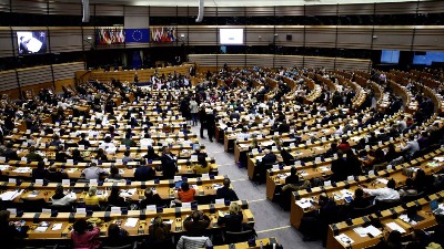 Evroparlamentarci traže da EU kazni Srbiju