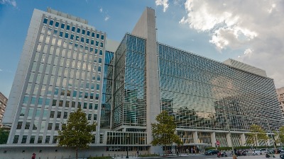 ŠOK IZ SVETSKE BANKE: Rat diže cene energenata za 24%! Inflacija ponovo preti svetu!