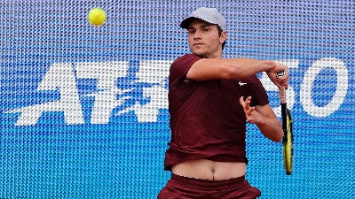 ATP MADRID Izner uz 28 asova eliminisao Kecmanovića ATP MADRID Izner uz 28 asova eliminisao Kecmanovića