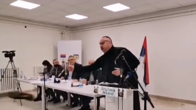 CIPELOM NA PREDSEDNIKA OPŠTINE, svog zeta: SNS obračun na sednici (VIDEO)