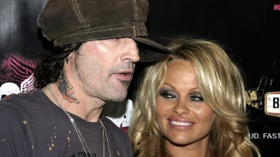 Pamela Anderson NEPREPOZNATLJIVA: Fanovi nezadovoljni, drastično promenila IZGLED (FOTO) 