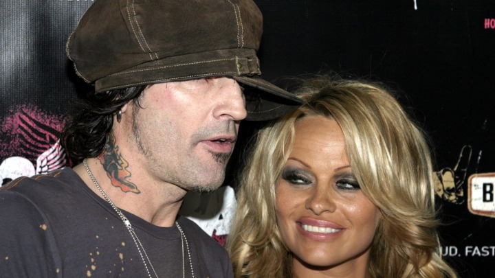 Pamela Anderson NEPREPOZNATLJIVA: Fanovi nezadovoljni, drastično promenila IZGLED (FOTO) 