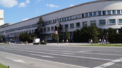"Vojvođanska vlast nabavila luksuzna vozila kršeći zakon" "Vojvođanska vlast nabavila luksuzna vozila kršeći zakon"