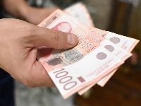 TUGA: Žene se odriču osnovnih namirnica da bi kupile uloške
