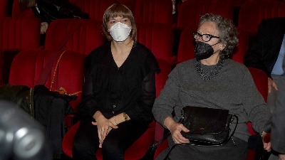 Ovo je ćerka Feđe Stojanovića: U suzama se oprostila od oca Ovo je ćerka Feđe Stojanovića: U suzama se oprostila od oca