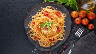 Testenina sa čeri paradajzom i parmezanom