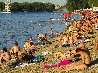 DETALJAN CENOVNIK Ada ove sezone - luskuz da pršti: Voda više od 400 dinara, a čik sedite na ručak