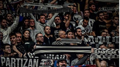 Navijači Partizana skandirali PUMPAJ pred meč sa Baskonijom (VIDEO)