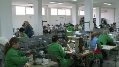 Odjave radnika ranije, pa daju platu bez doprinosa Odjave radnika ranije, pa daju platu bez doprinosa