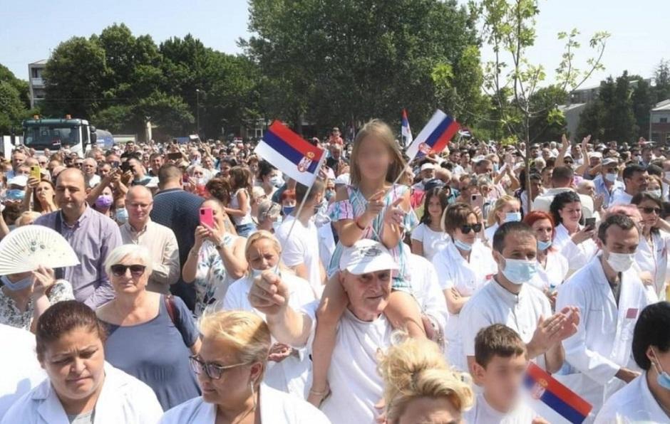 Okupljeni prilikom otvaranja Doma zdravlja u Borči FOTO: SSP