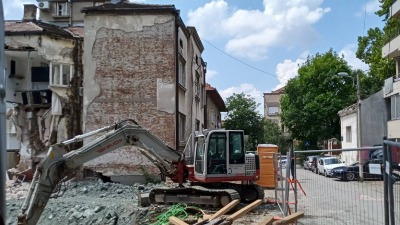 Ponovo se urušila zgrada u Vidovdanskoj ulici