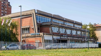 Šapiću na čast: Bazen nazvan po legendi srpskog vaterpola se blago rečeno raspada (VIDEO)