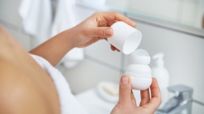Spas od znojenja: Kada i kako koristiti antiperspirante Spas od znojenja: Kada i kako koristiti antiperspirante