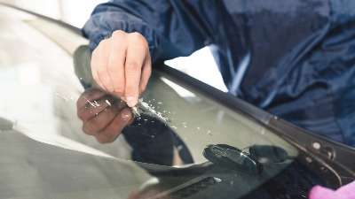 Vozači u šoku: Evo čemu zapravo služe tanke linije na zadnjem staklu automobila