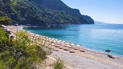 Budva u potrazi za 8.000 sezonaca