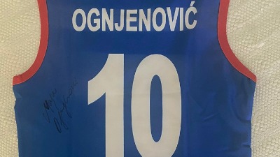 Dača skupio veliku sumu za Elenu, prodat dres Maje Ognjenović!