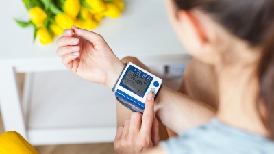 Digitalni ili sa pumpicom: Koji aparat za pritisak?
