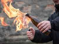 HAOS u Ripnju: Bačen molotovljev koktel na pogrebnu radnju