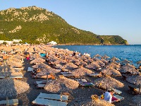 Cene ležaljki u CG razbesnele turiste: "Dobrodošli u ludilo" (FOTO)