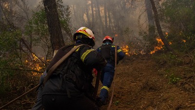 Bukte požari u Grčkoj: U toku evakuacija stanovništva