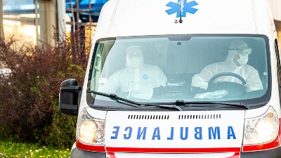 Zašto se hitna pomoć piše naopako?