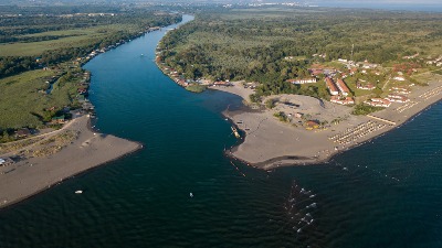 Bračni par iz Srbije spasen na Adi Bojani