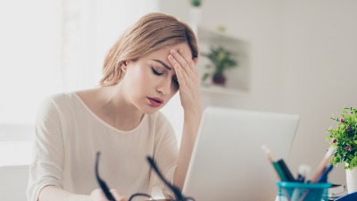 Imate migrene? Doktori vas savetuju šta treba da radite 