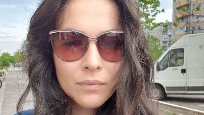 Naša glumica (38) pokazala kako obrađuje zemlju na selu: Kupila mašinu vrednu 13.000 EVRA (FOTO, VIDEO) 