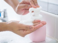 POVUČEN ZBOG OSIPA PO RUKAMA Vrtić na Voždovcu izbacio iz upotrebe sporni sapun 