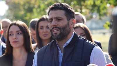 "Šapić krije probleme preko novog servisnog centra"