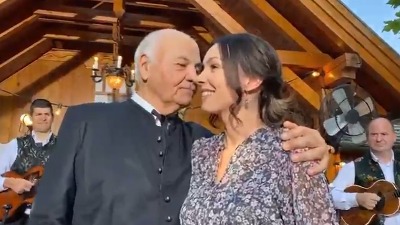 Sloboda zapevala sa Zvonkom Bogdanom (VIDEO)