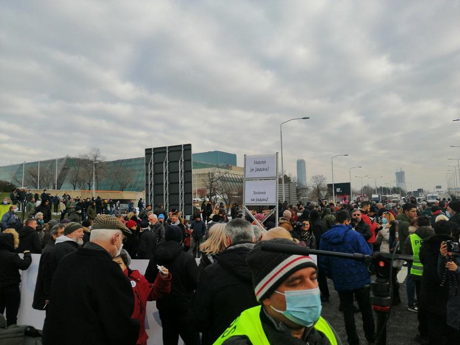 Blokada auto-puta kod Sava centra, FOTO: Direktno.rs