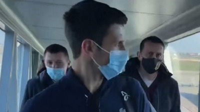 Novak napustio aerodrom: Svi ga čekali, ali ništa