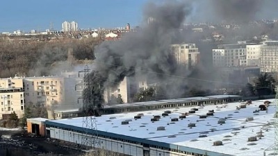 GORI IMT: Požar u fabrici u Novom Beogradu (VIDEO)