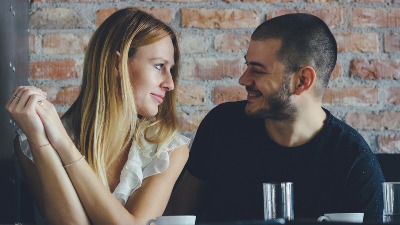 Znaci koji se uvek zaljubljuju u prijatelje