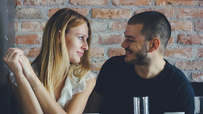 Kontakt očima nije uvek dobar znak: Govor tela ključ