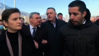 Brnabić toliko "lupendara" da joj treba zabraniti da "izađe na televizor" Brnabić toliko "lupendara" da joj treba zabraniti da "izađe na televizor"