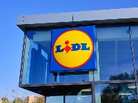 Lidl uhvaćen NA DELU: Prodaje hranu kojoj je istekao rok (FOTO)