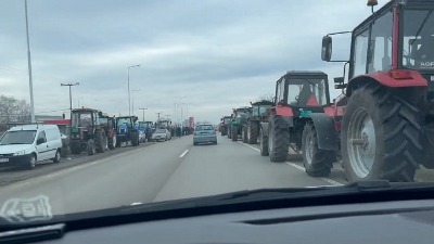 Poljoprivrednici započeli miran protest, traže smenu Martinovića