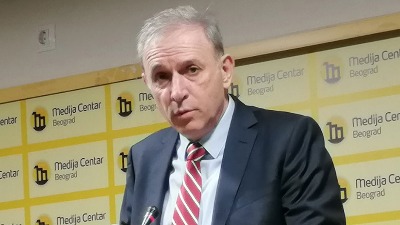 Ponoš: Spoljna politika Srbije je privatizovana, kao i sve