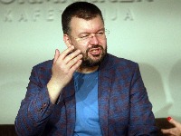 Studenti odbrusili Čedomiru Antiću: "Kad si već na prodaju, nemoj tako jeftino"