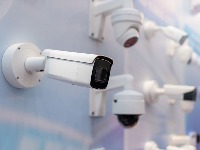  U toaletima DEVETE beogradske gimnazije DEMONTIRANO 11 KAMERA