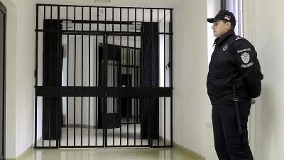 "Vučićev lojalista koji je polomio vilicu studentkinji, slomio i nos aktivisti zatvoreniku"