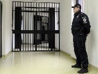Uvodi se novo krivično delo u Srbiji! Neovlašćeno odavanje profesionalne tajne - kazna ZATVOR!