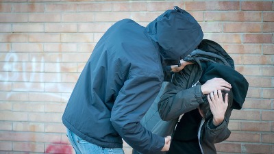 Krivične prijave za tinejdžere koji su slomili vilicu dečaku