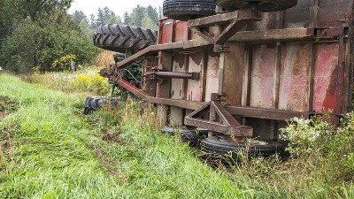 Teška nesreća kod Blaca: Vozač traktora u teškom stanju, vozač auta pobegao