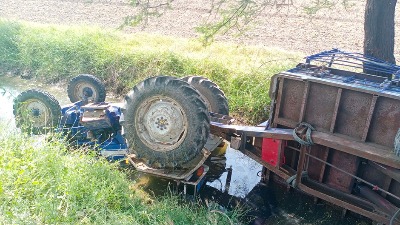 Traktor se prevrnuo: Čovek poginuo na licu mesta