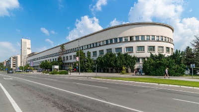 APSURDISTAN Skupština NS saopštila da je usvojena inicijativa za podizanje spomenika - iako još uvek nije